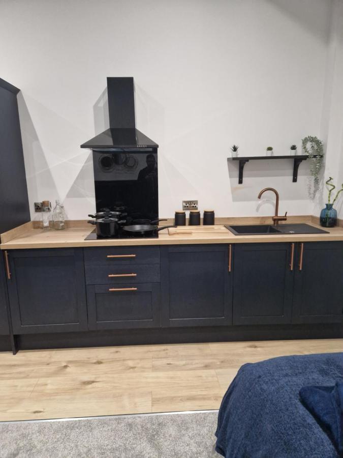 Villa The Old Vicarage - Secure Parking, Fast Wifi, Garden *