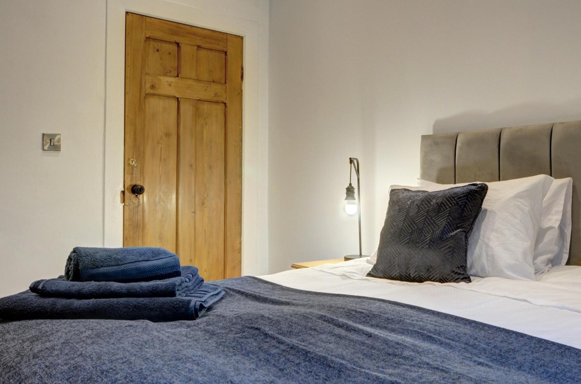 The Old Vicarage - Secure Parking, Fast Wifi, Garden *