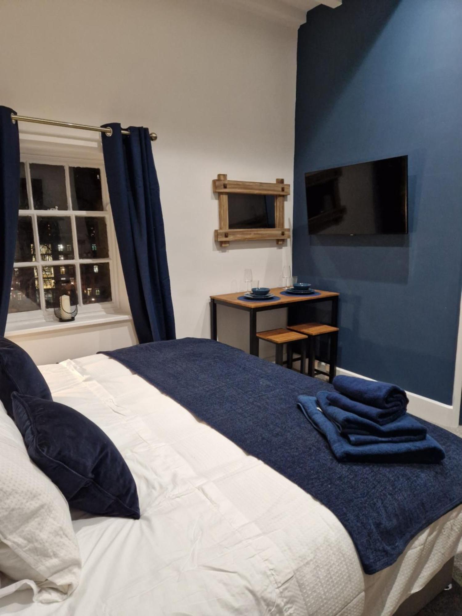 The Old Vicarage - Secure Parking, Fast Wifi, Garden