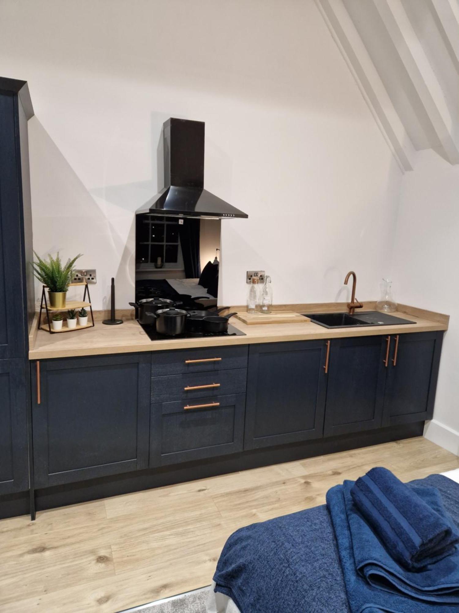 Villa The Old Vicarage - Secure Parking, Fast Wifi, Garden *