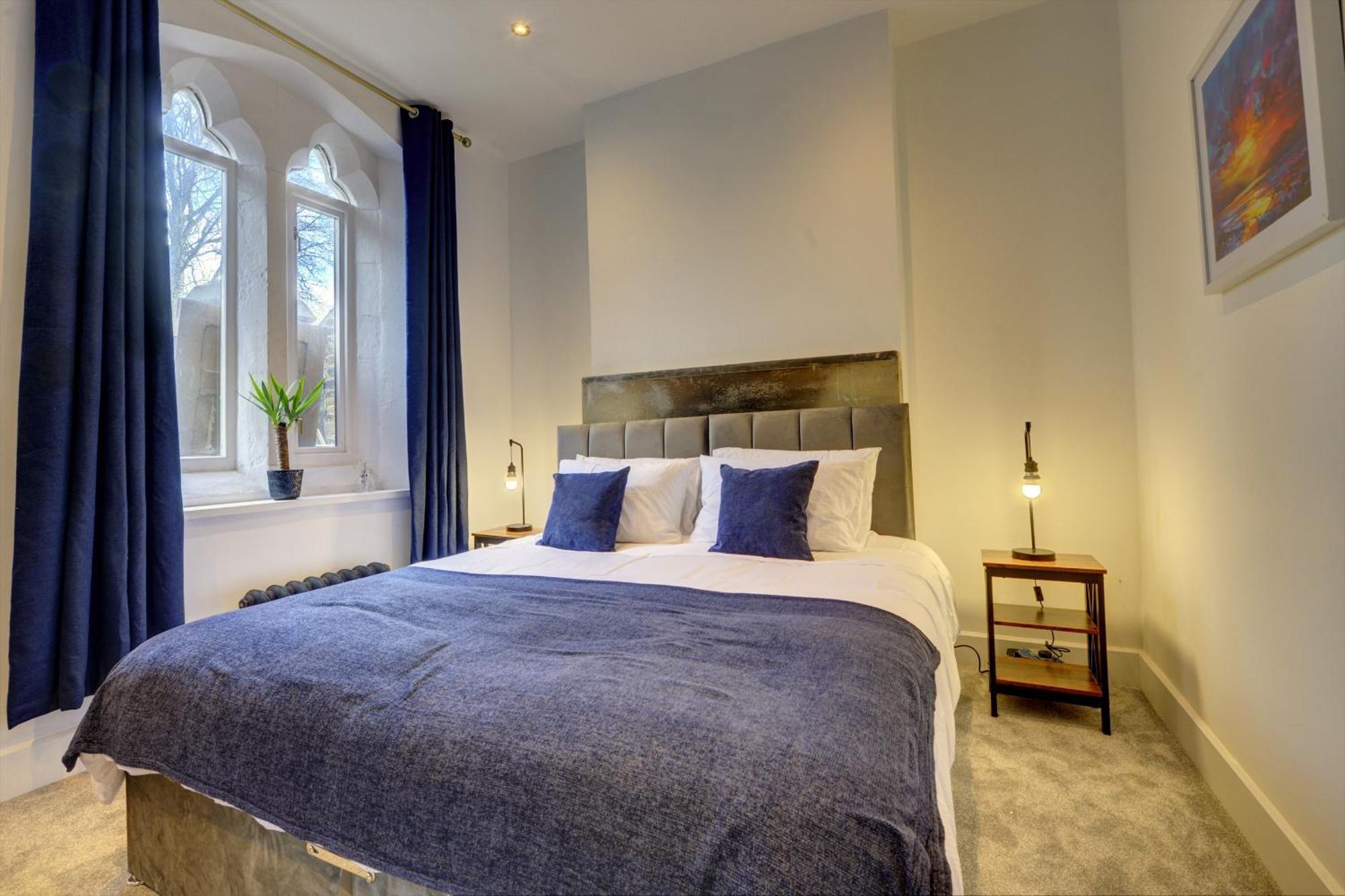 The Old Vicarage - Secure Parking, Fast Wifi, Garden Villa Leeds (West Yorkshire)